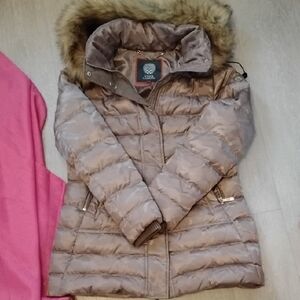 Vince Camuto Creamy Beige Puffer Jacket with Faux Fur  Trim